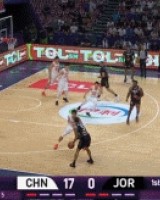 37岁塔克依然是约旦最有杀伤力的球员 中国队需要用联防去限制他