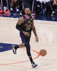 Skip：詹姆斯痴迷于看高尔夫球赛 他的坐骨神经痛肯定是由此而来